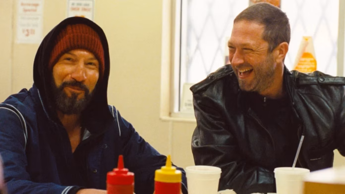 O Urso: Prequel com Jon Bernthal surpreende e domina o streaming