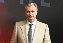 Christopher Nolan responde críticas ao diálogo moderno de A Odisseia Christopher Nolan responde críticas ao diálogo moderno de A Odisseia