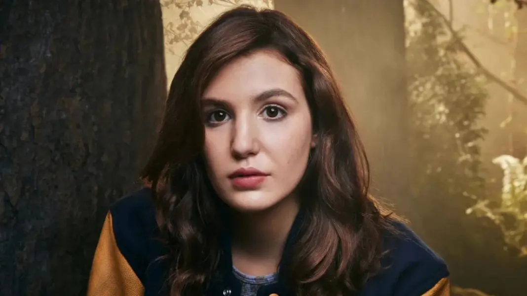 este-verao-vai-ser-diferente-sophie-nelisse-netflix Este Verão Vai Ser Diferente escala Sophie Nélisse como protagonista