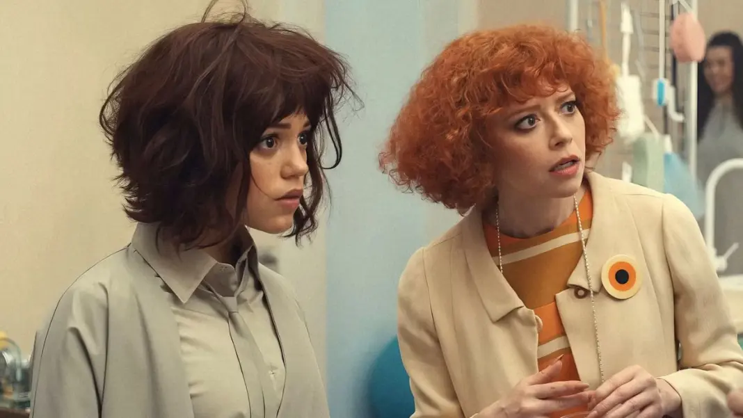 klara-e-o-sol-jenna-ortega-taika-waititi-natasha-lyonne Natasha Lyonne elogia Klara e o Sol, nova ficção com Jenna Ortega