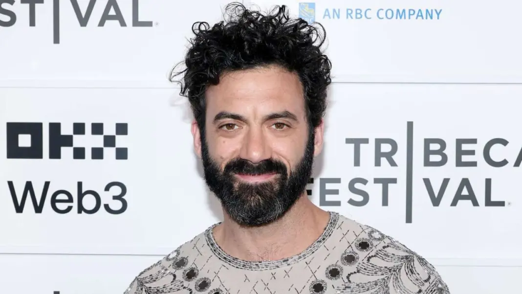 Morgan Spector negocia para estrelar O Segredo Final na Netflix